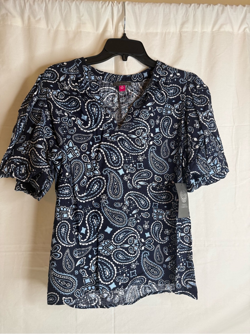 Vince Camuto Navy Paisley V-Neck Flutter Short Sleeve Blouse Women's M